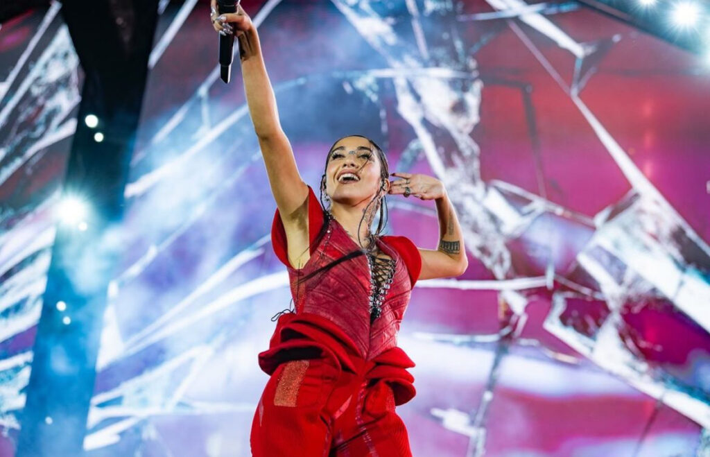 María Becerra en el River