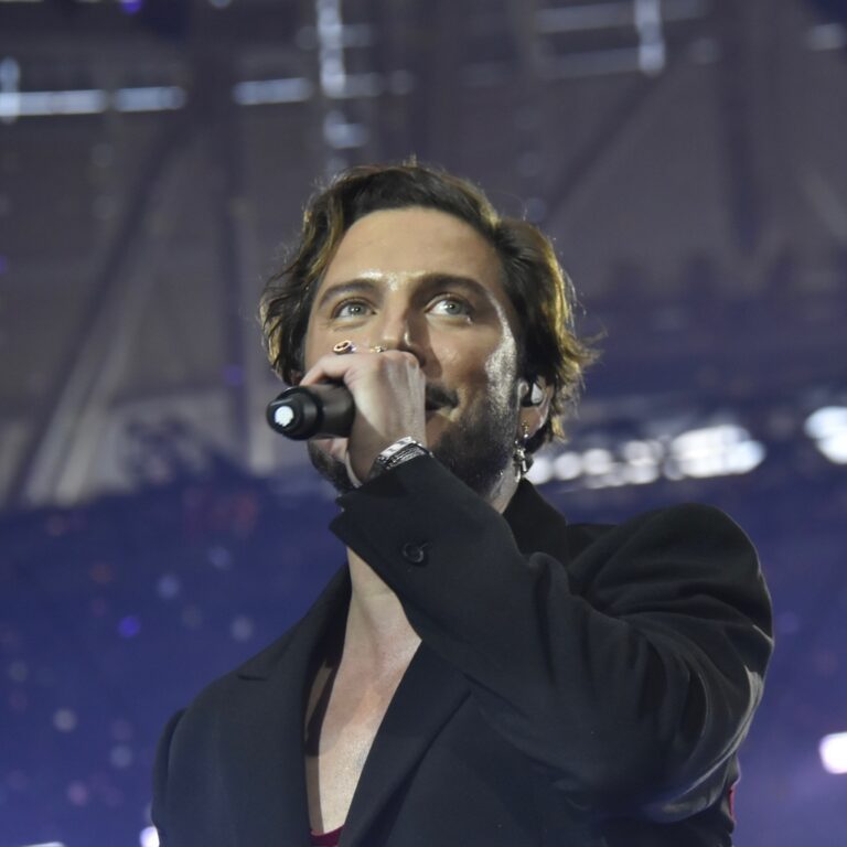 Manuel Carrasco en el Santiago Bernabéu