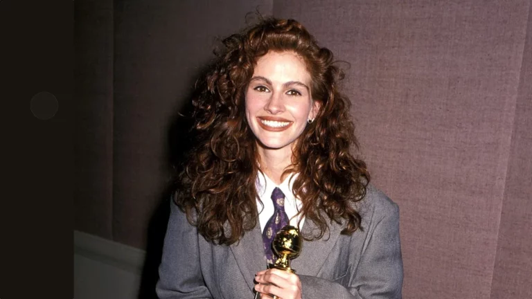 Julia Roberts con corbata en Globos de Oro en 1990.