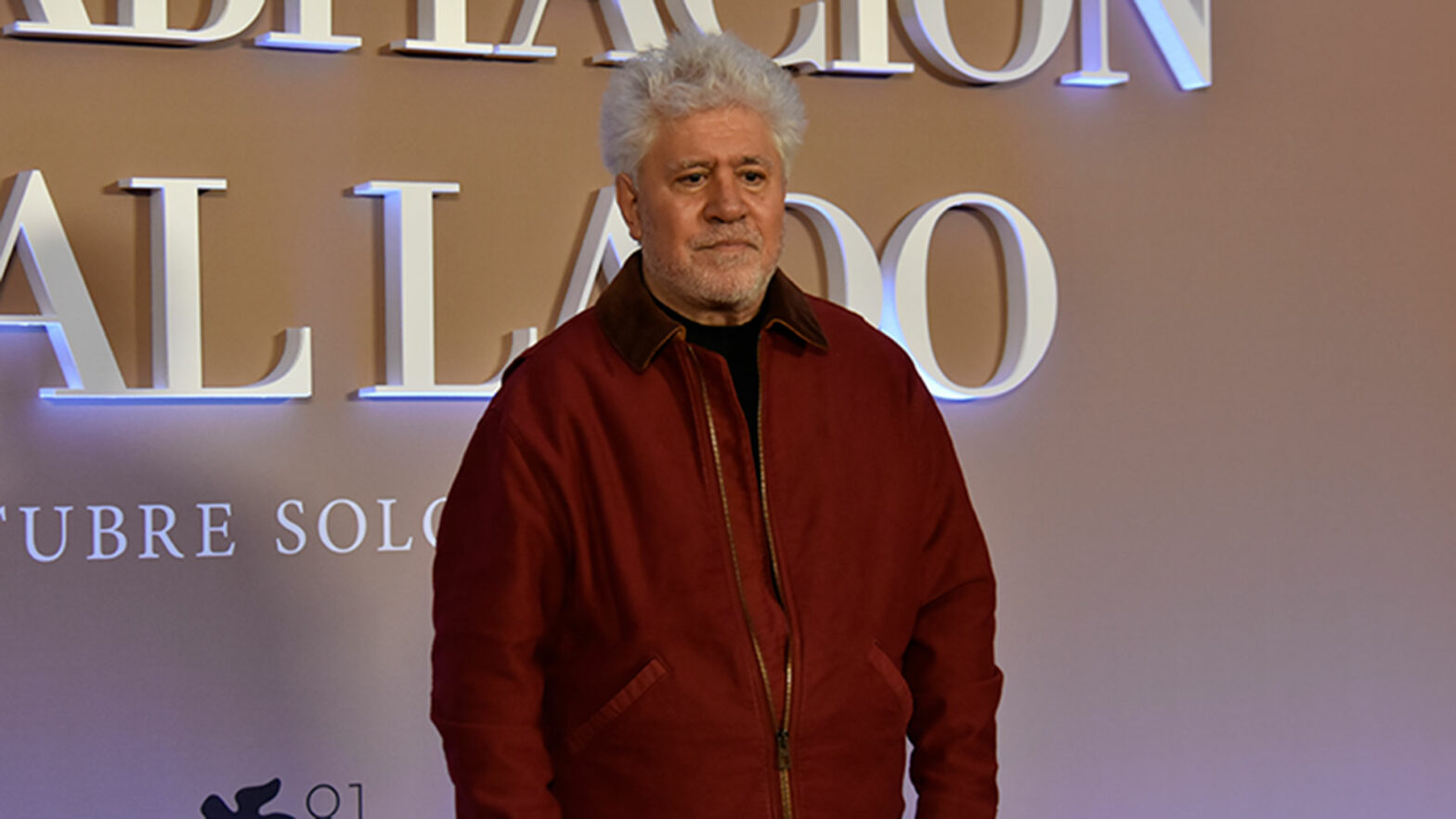 Pedro Almodóvar en el photocall. Imagen: Prez Magazine.