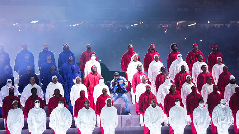 Kendrick Lamar: La “revolución televisada” que sacudió el half-time show de la Super Bowl