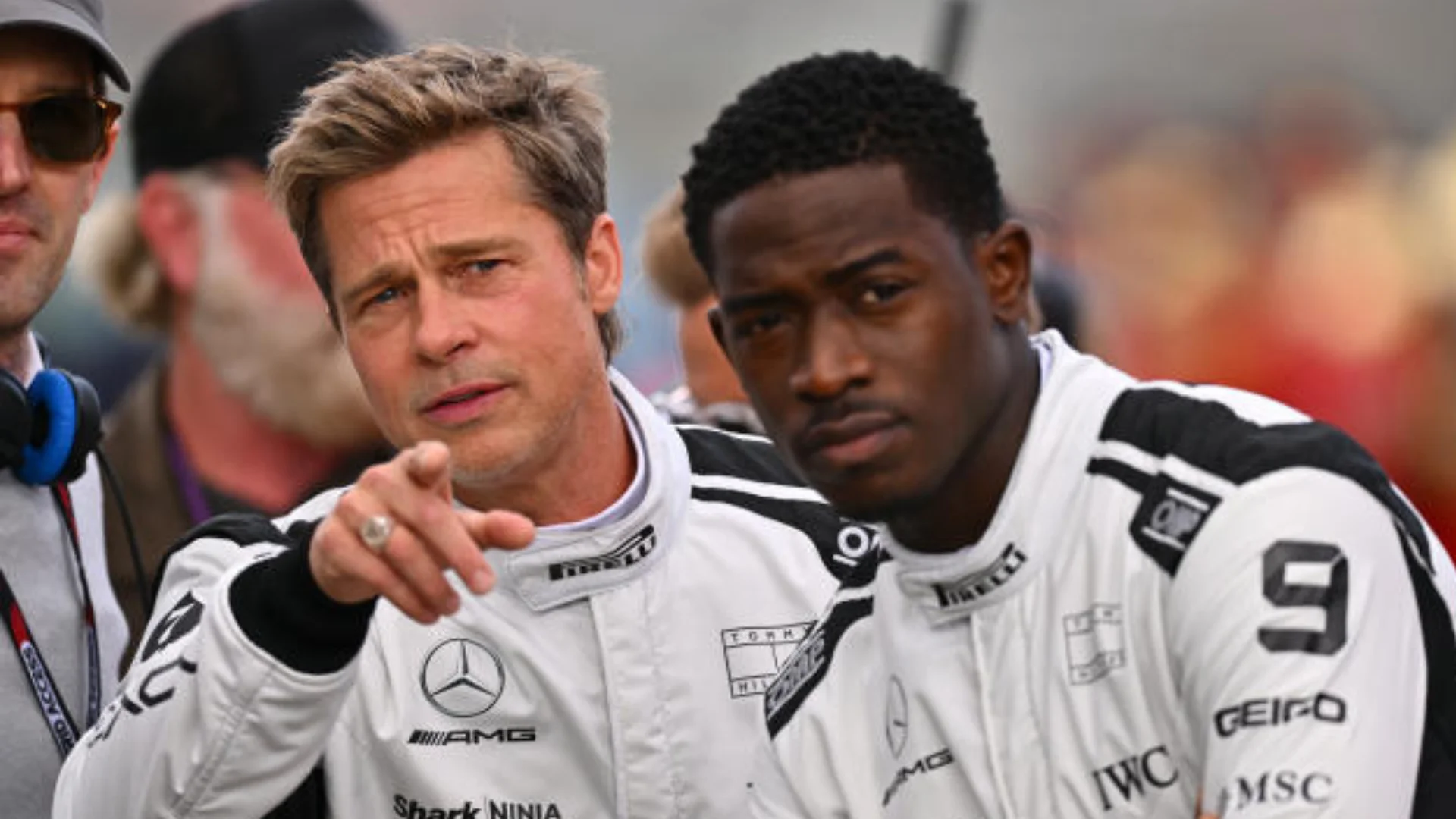 Brad Pitt y Damson Idris en F1 Movie. Fuente: Apple
