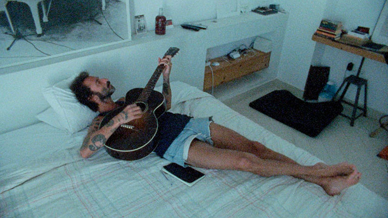 "Hasta que me quede sin voz": Leiva adelanta su retrato más íntimo en cines el 17 de octubre