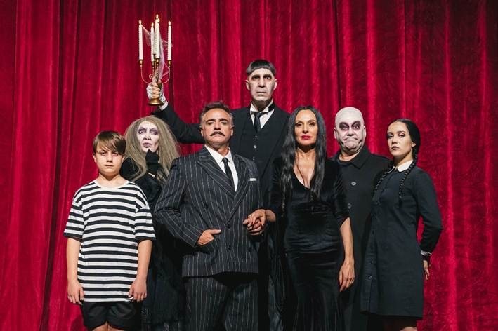‘La Familia Addams’ resucita en Madrid con Natalia Millán, Javier Navares y Cristina Picos